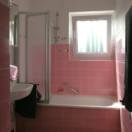 Ruhiges Am Stadtrand Apartment